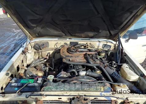 1987 Toyota Land Cruiser Fj60 z USA, uszkodzony, nr VIN JT3FJ60G3H1140013